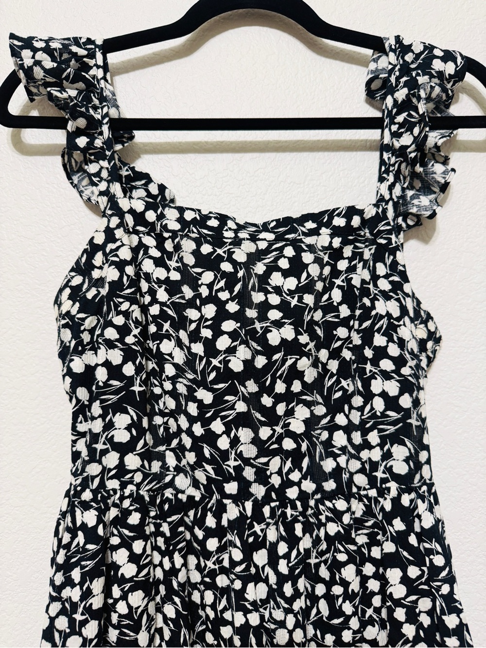 🦋 RIXO| EUC Black Floral Ruffle Strap Open back cottage core midi dress size 2 - Picture 4 of 10